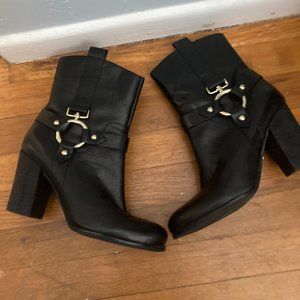 Guess Black Heeled boots - size 8